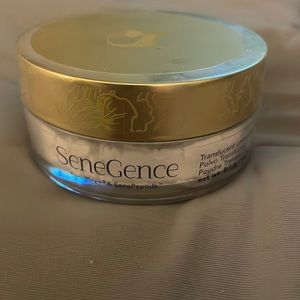 Senegence translucent setting powder